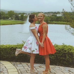 WHITE FLORAL DRESS WITH PINK FLOWERS